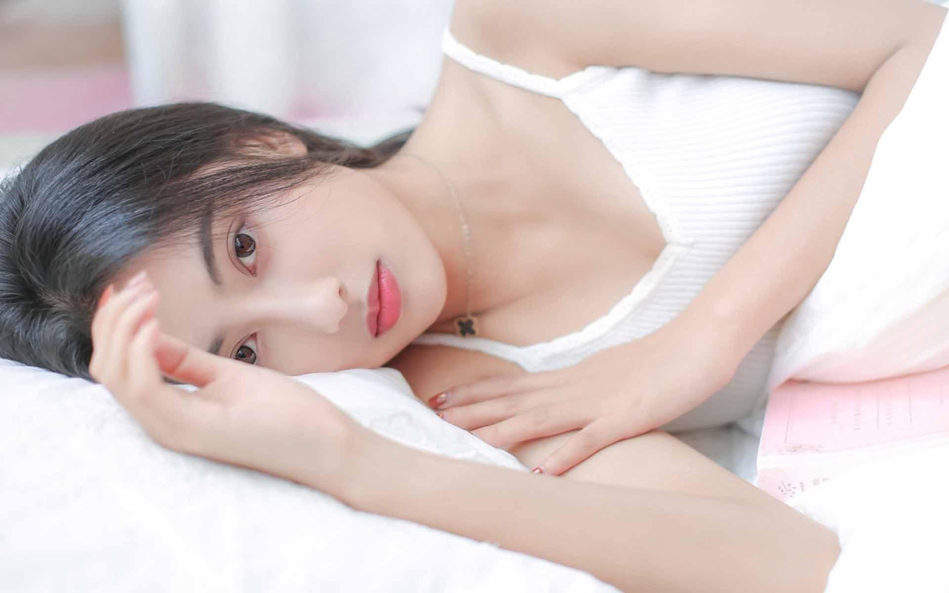 《雨夜车行》封面